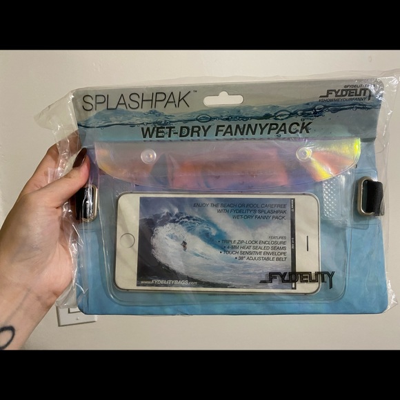 Urban Outfitters Handbags - NWT Fydelity dry wet Fanny pack